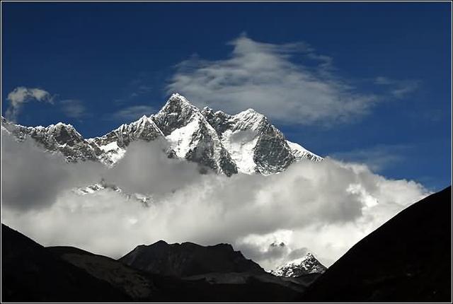 珠穆朗玛峰西坡大本营海拔多少,海拔最高的山峰是珠穆朗玛峰