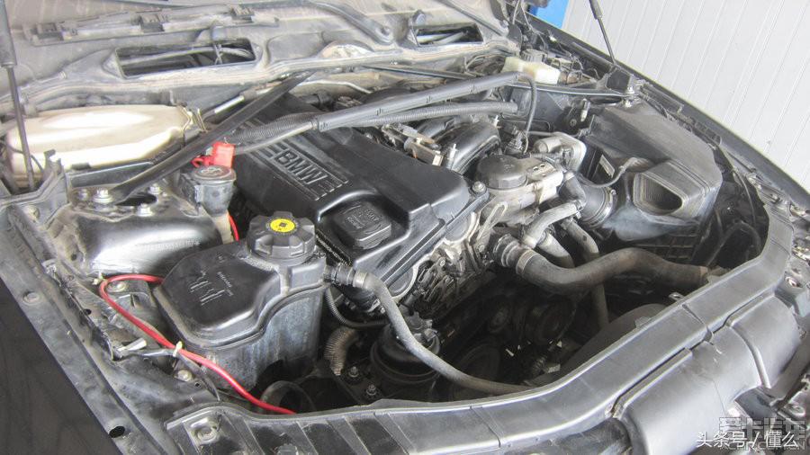 宝马320I大修发动机解决严重烧机油、冒蓝烟、尾气发臭问题