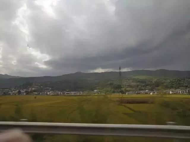 堵在路上别着急,堵在高速上不要慌