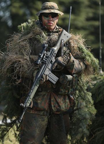 威力最猛的连发狙,sg3黑鹰