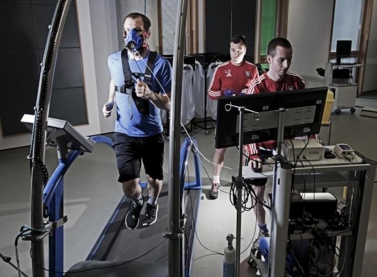 早点怎么做才能赚钱,英超董方卓最新消息