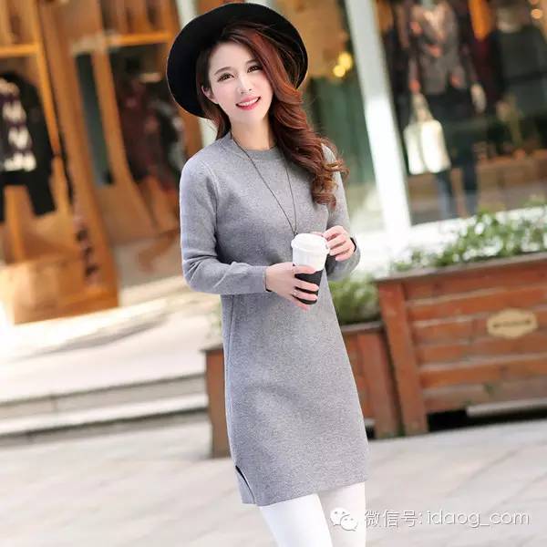 女孩衣橱里必不可少的一款舒适打底衫