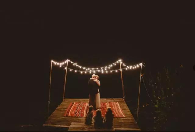 咫尺光年爱如初见意思,咫尺光年爱如初见什么意思