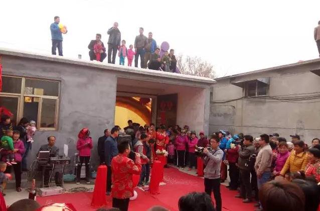 东阿小伙结婚,淮南小伙骑自行车接亲