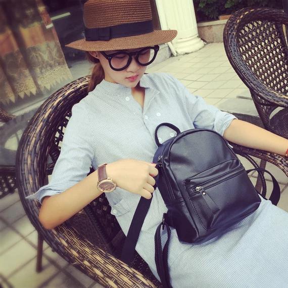 学院风个性双肩包装嫩卖萌必备法宝