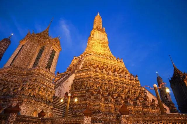 揭秘：真实的泰国人妖，昙花一现的美丽