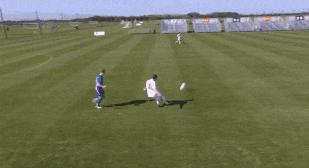 能做好两件事:盯人与解围,你就是个优秀中后卫