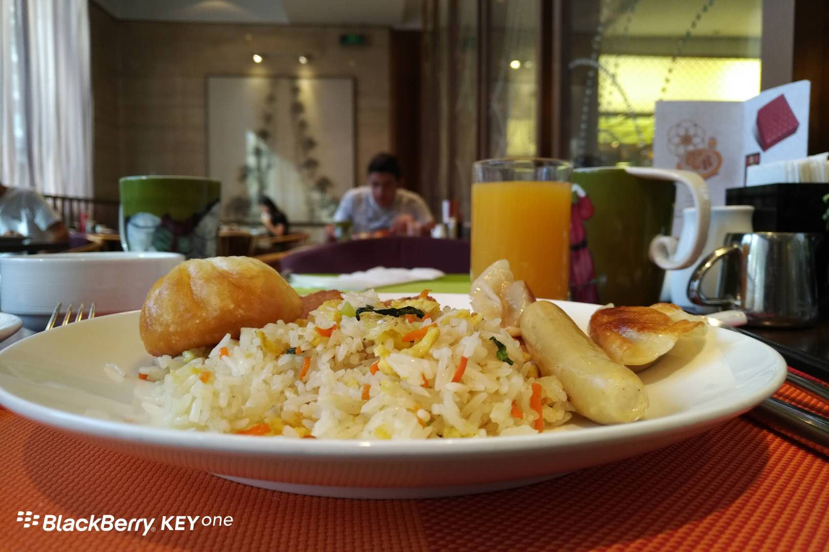 黑莓手机blackberrykeyone,黑莓keyone的bbb100-1是什么版本