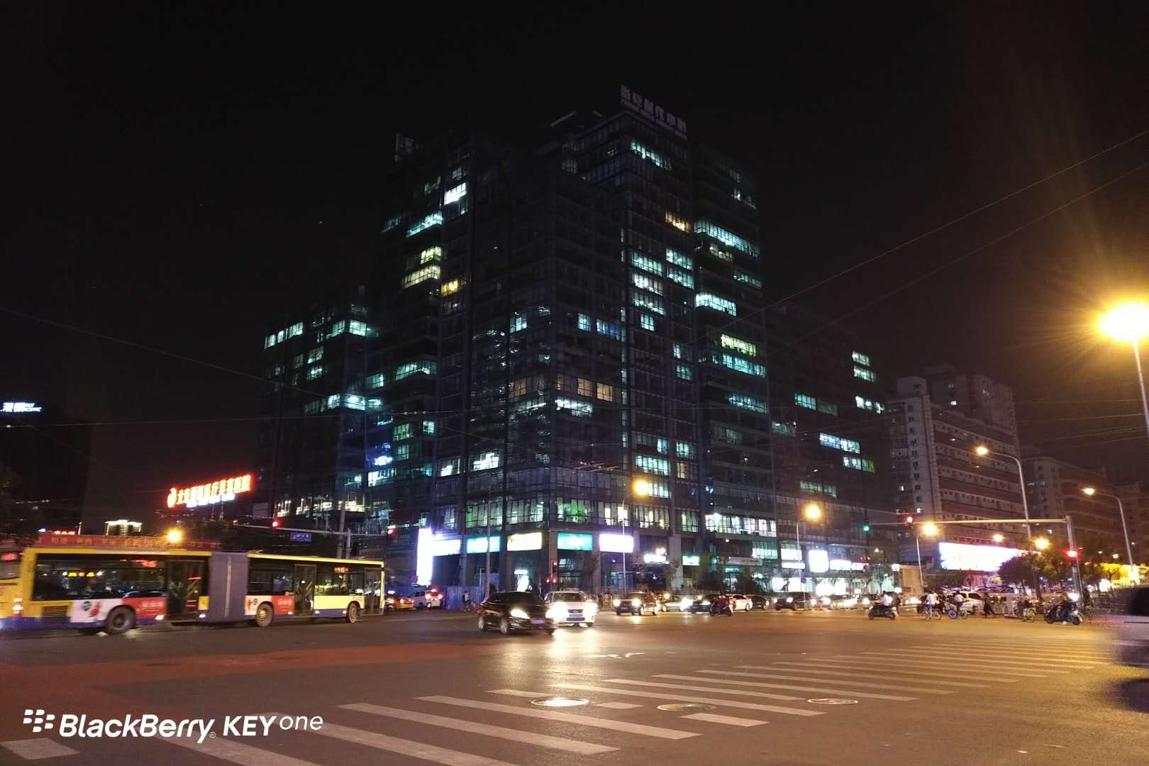 黑莓手机blackberrykeyone,黑莓keyone的bbb100-1是什么版本