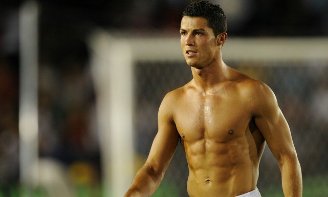 足坛最强壮的人,足球界最强壮的人