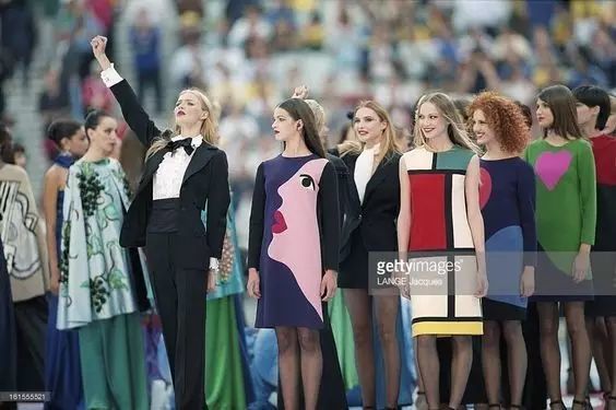 ysl女士反转香水,ysl适合女孩子