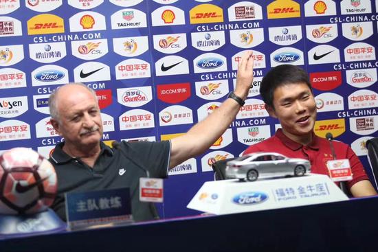 他是恒大队中最大的“毒瘤”！没想到女朋友这么漂亮