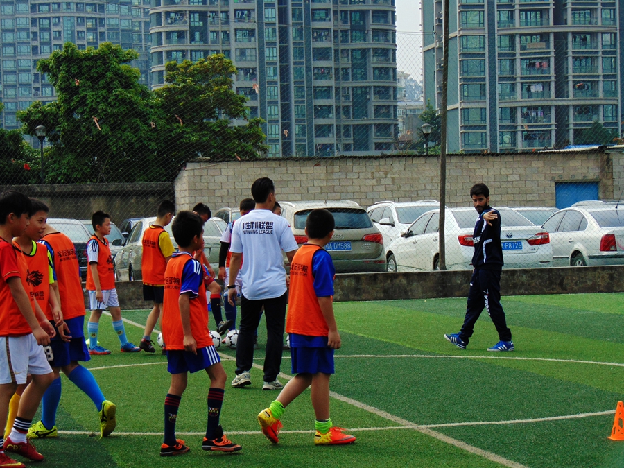 菲戈足球培训,菲戈和c罗训练照