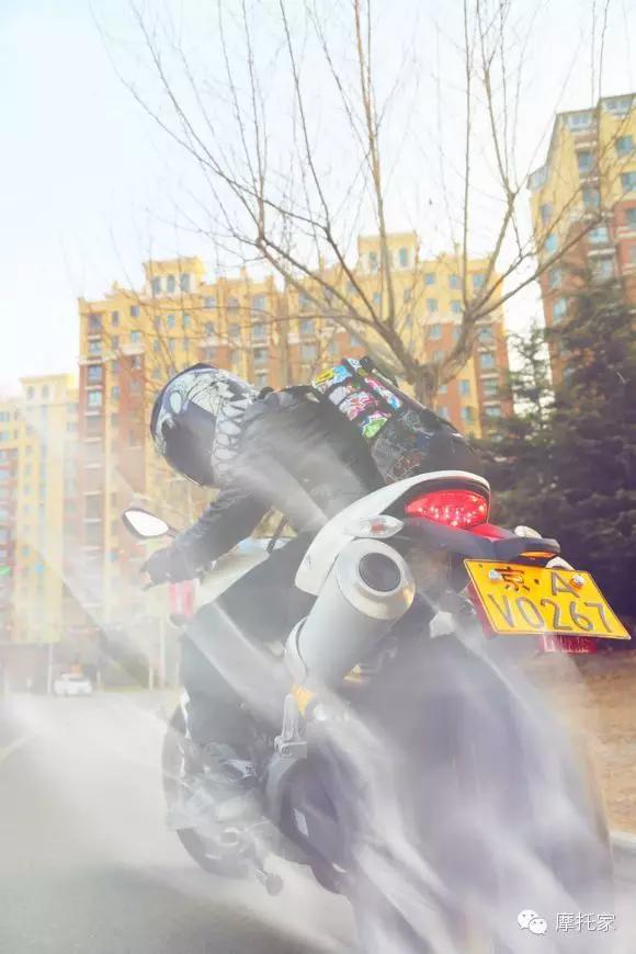 杜卡迪696摩托官方价格多少钱,哪年的杜卡迪696比较好