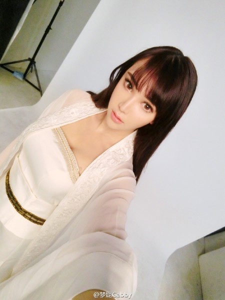 angelababy早期怎么和现在不一样,angelababy为什么和以前不一样