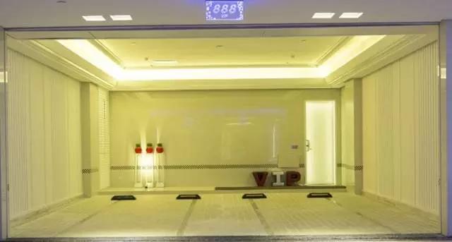 不敢往下看的酒店,深圳最不真实的酒店