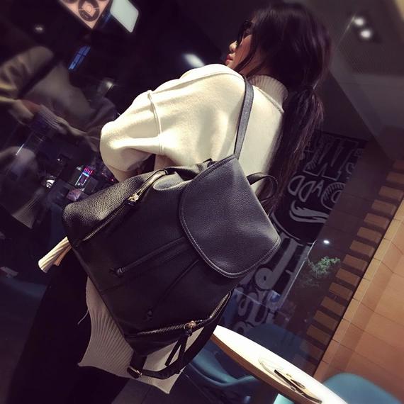 学院风个性双肩包装嫩卖萌必备法宝