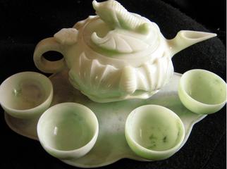 河滩上怎样鉴别是玉还是石头,石头做的玉怎么鉴别