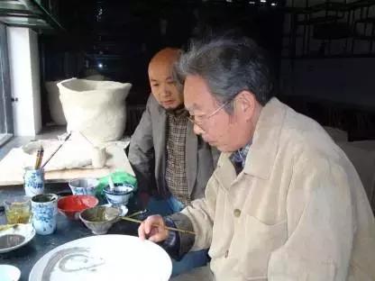 当红蜘蛛遇上汉字艺术家濮列平，瓷砖从此能与人心共鸣