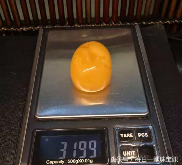 最好的蜜蜡是怎样的,300块钱可以买到什么品质的蜜蜡