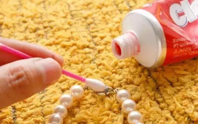 首饰脏了在家怎样清洗,首饰脏了怎么来清洗