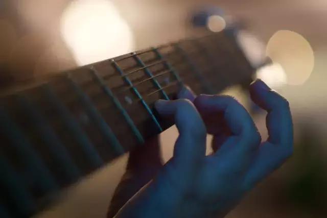 信息爆炸时代如何学吉他？