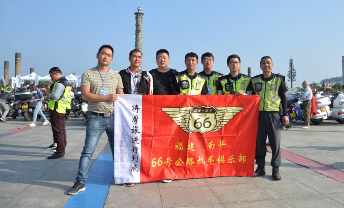 「国庆第7天」婺源又一大事发生，500铁骑进村赏秋