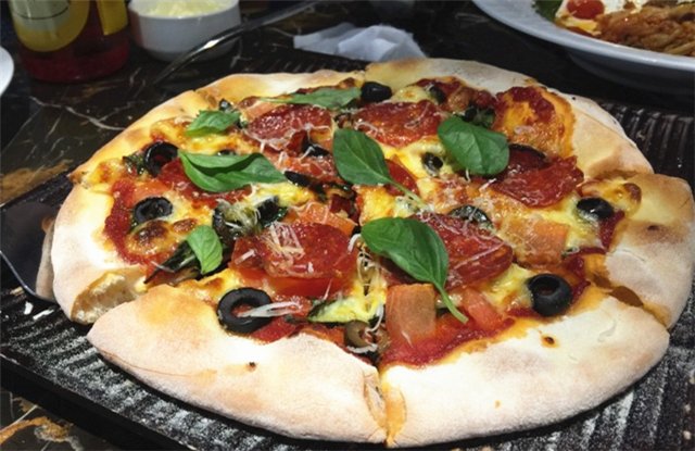 每个饥寒交迫的晚上，一块披萨就能让我荡漾