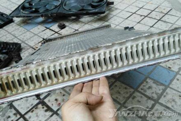 清洗汽车水箱正确方法,正确清洗汽车散热水箱视频教程