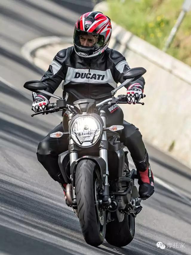 试驾杜卡迪monster821,杜卡迪monster821测评