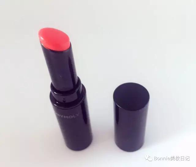为什么我们种草的口红好看,为了口红铺了10层粉