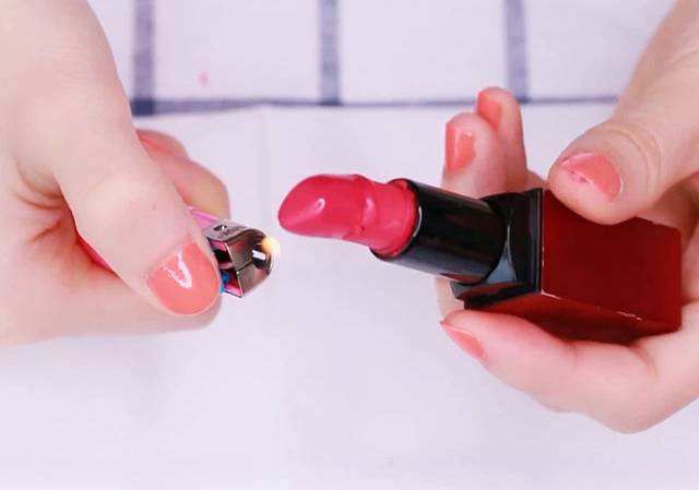 女孩口红被妹妹弄坏后来怎么样了,这些年被女儿弄坏的口红