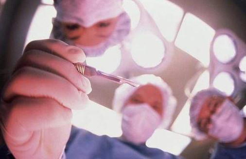 孕妇为啥侧切左边,缝合侧切伤口打麻药会疼吗