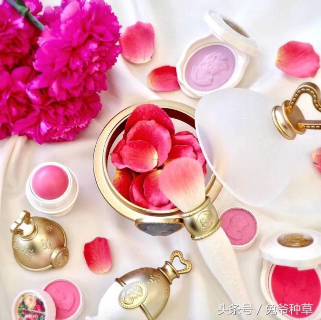 圣诞限定彩妆,圣诞限定彩妆必买清单价格