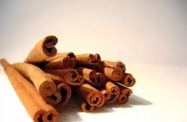 所有香料调料大全详解,香料知识和菜品