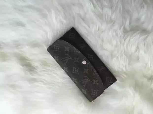 人生第一个奢侈品应该买什么,人生最昂贵的十大奢侈品