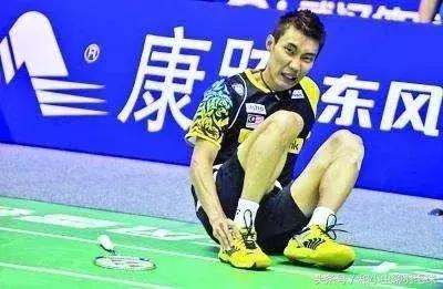 羽毛球和网球哪个更容易受伤,羽毛球运动受伤集锦