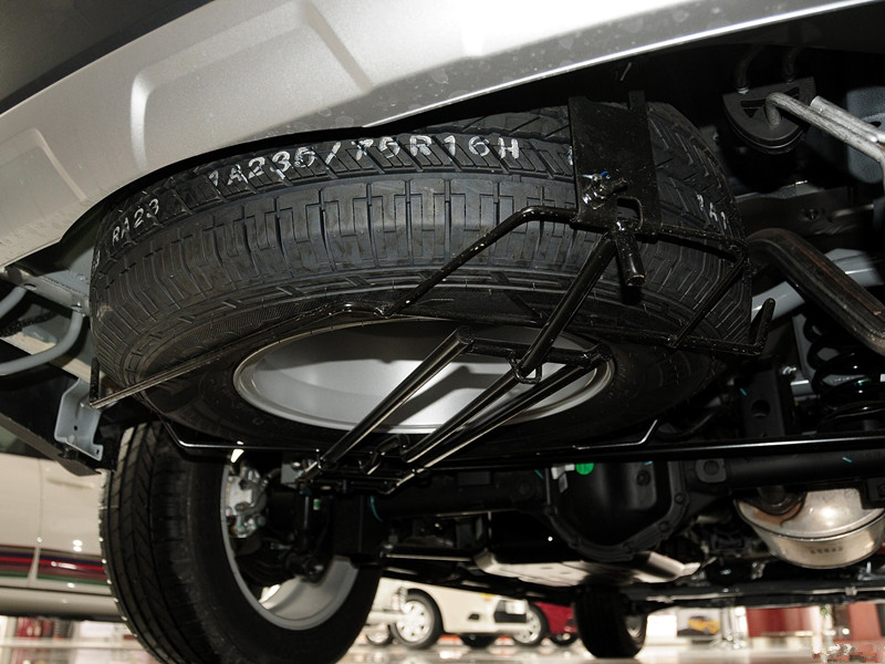 奔驰ML底盘,奔驰S级发动机,非承载式+四驱,14万起售!