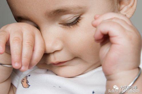 小孩刚刚发现近视怎么预防,孩子出现近视的前兆家长要注意了