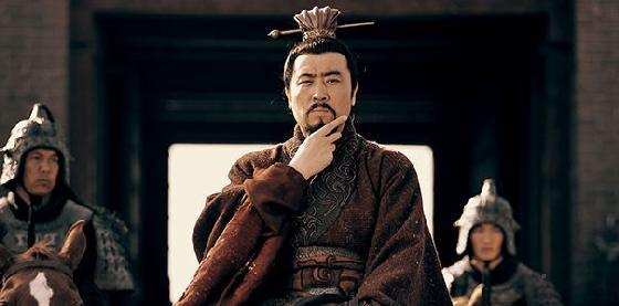 夏侯惇生吞自己的眼睛,三国演义中夏侯惇被谁射瞎一只眼