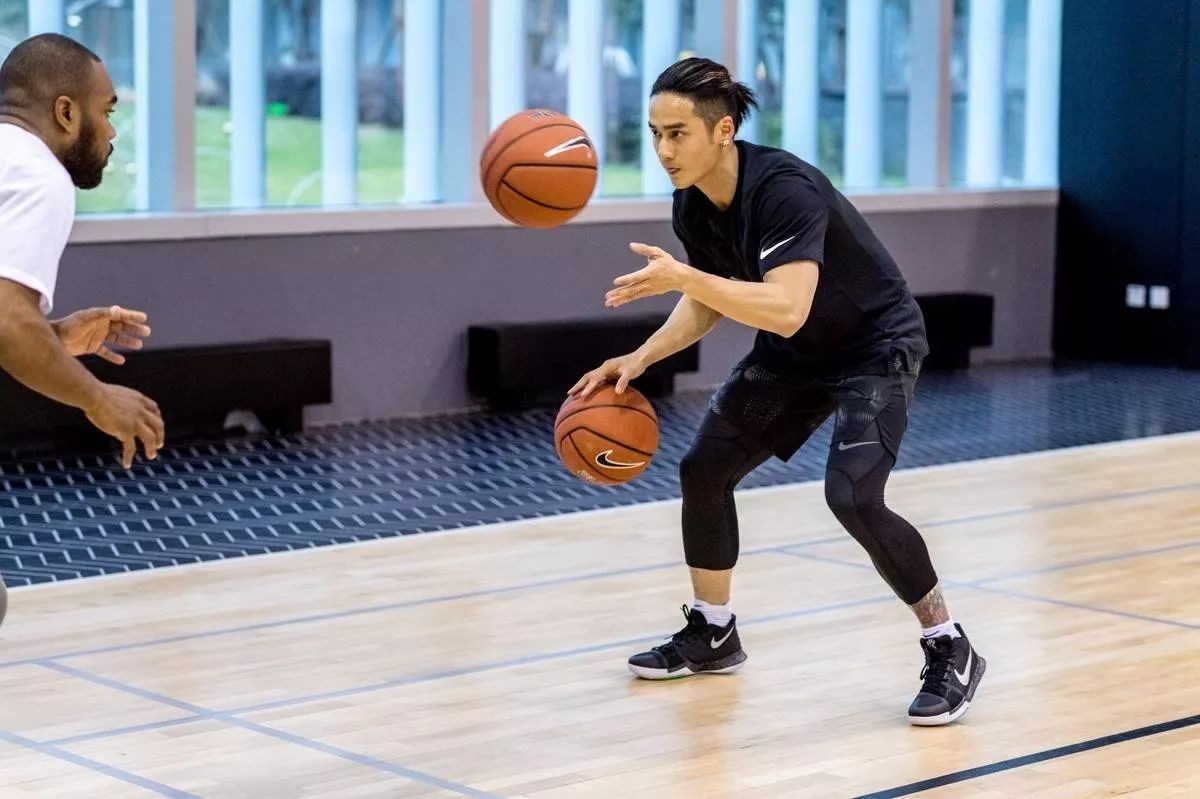 勇士夺冠詹蜜的心路历程,勇士球迷颜值