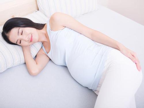 怀孕不满三个月怎么自然流掉,怀孕不到两个月出血怎么处理