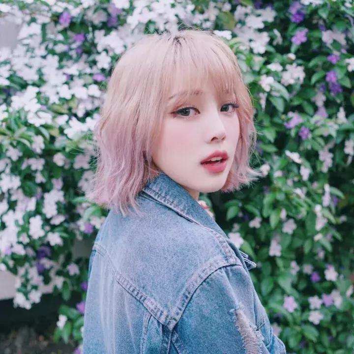 微卷短发修剪,初秋短发扎发