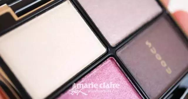 就用30块钱狂收当季爆款彩妆，“带货”女王们的梳妆台超魔性！