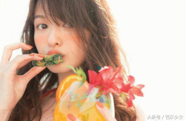 好冷冷冷冷～来一杯女明星最爱的“橙汁妆”吧