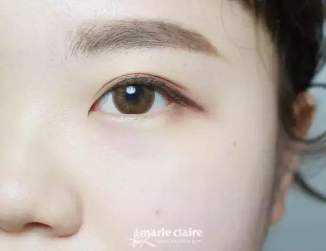 就用30块钱狂收当季爆款彩妆，“带货”女王们的梳妆台超魔性！