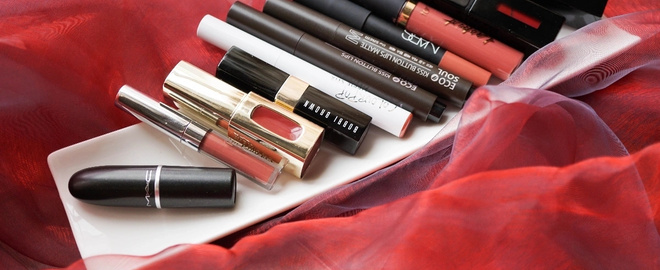 你的好友向你泼了一桶水,你的朋友向你撒狗粮