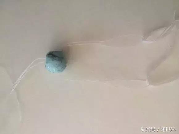 手串没有弹绳断了怎么再串起来,手串盘着突然断了在哪里重新穿