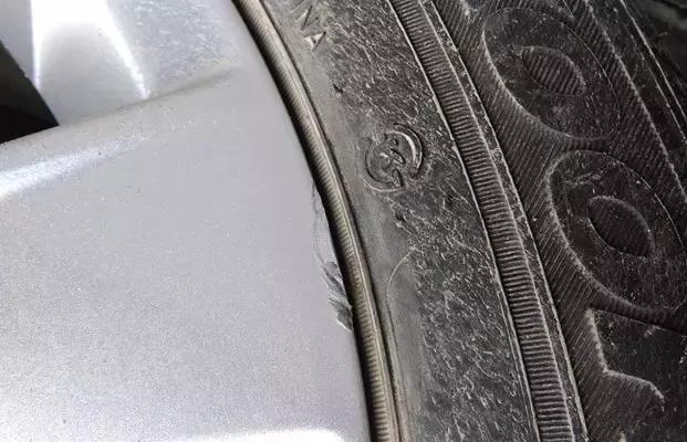 出了事故要赔哪些费用,出了事故是私了还是报案