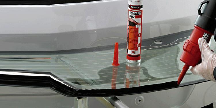 厨房水盆黑呼呼的怎么都刷不掉,问了专业师傅,我赶紧换了玻璃胶